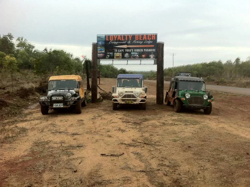 classic-cars-loyalty-beach-sign